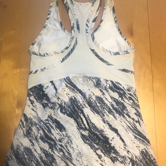 GAP Tops - Gap Fit tank top